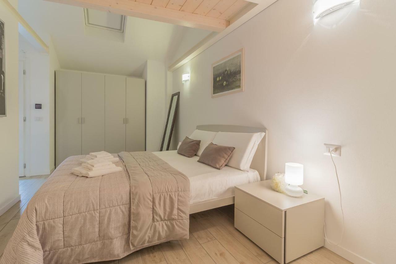 The Sweet Square Flat Apartment Varenna Bagian luar foto